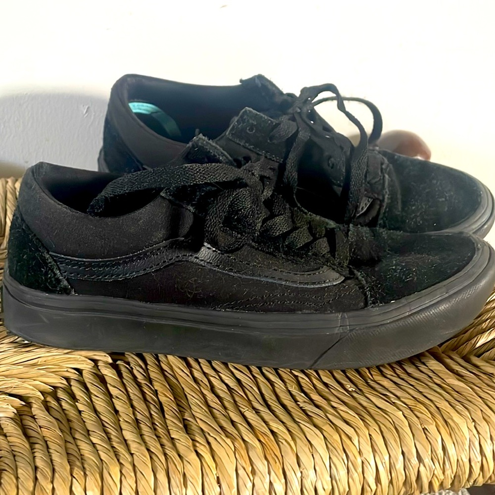 Little kids size 4 black Vans